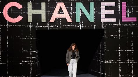 Chanel artistic director Virginie Viard to exit label.